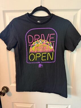Taco Bell "Drive Thru Open" Black Graphic T-shirt Size Small